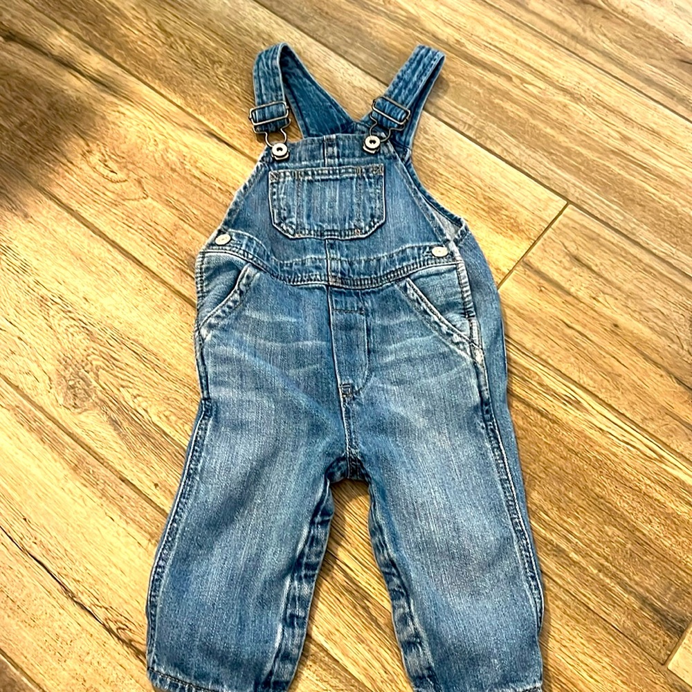 Gap overalls size 6-12 mos